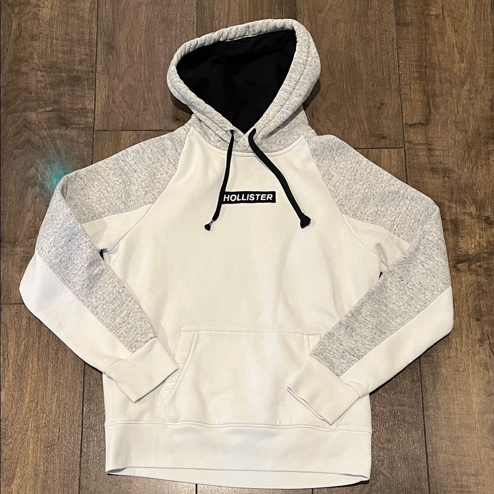 Hollister Men's Hoodie, size Small, White and Gray